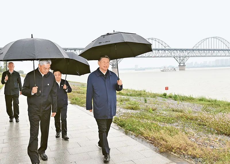 习近平在长江国家文化公园九江城区段考察.jpg